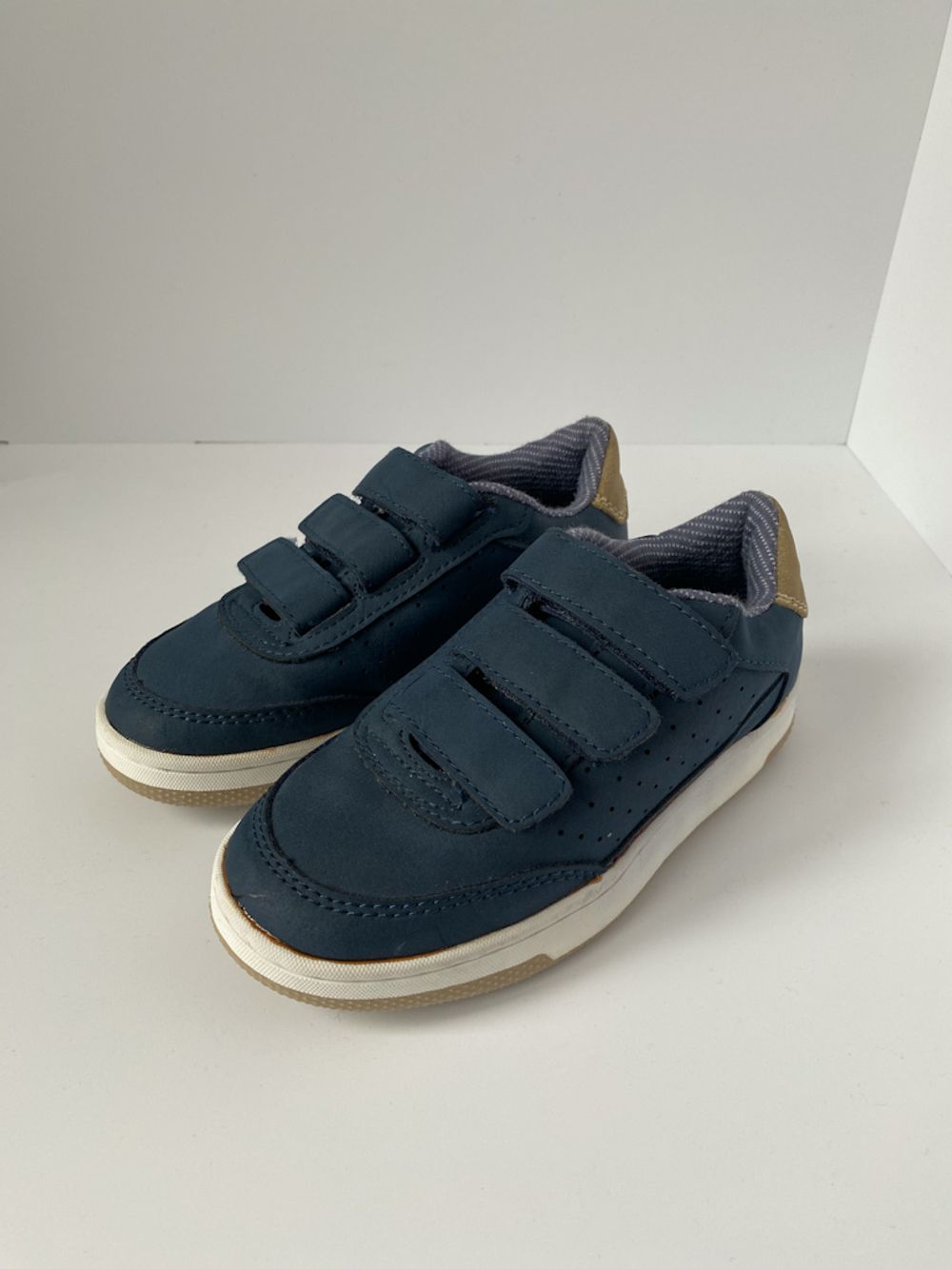 Новые кроссовки Zara, 27