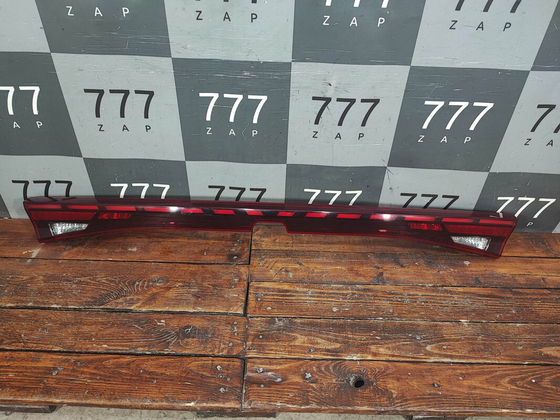 Фонарь задний центральный Kia K5 20-нв Б/У Оригинал 92403L2160