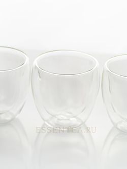стеклянная чашка