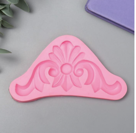 Молд силиконовый  "Узор - уголок с вензелем"  (Входит в набор "Лепнина 2")