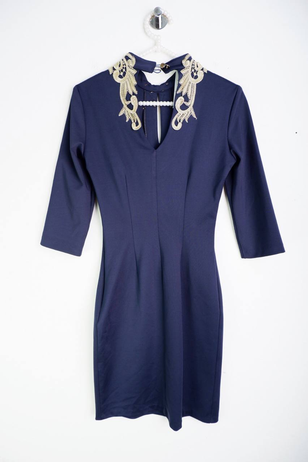 Платье с красивым воротником, визуально на 42 размер