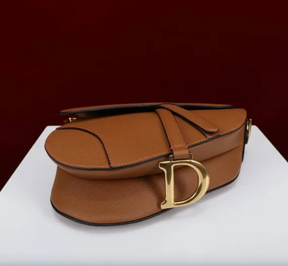 Сумка Dior Saddle с ремнем коричневый