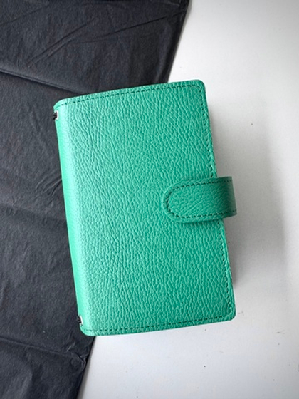 Обложка мидори Personal+ без карманов на хлястике, флотер зеленое яблоко