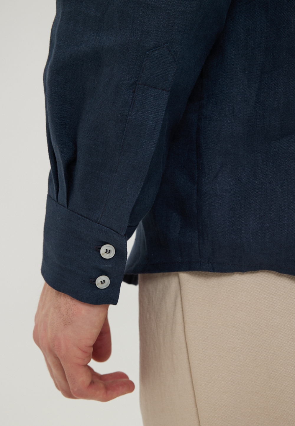 Рубашка льняная темно-синего цвета