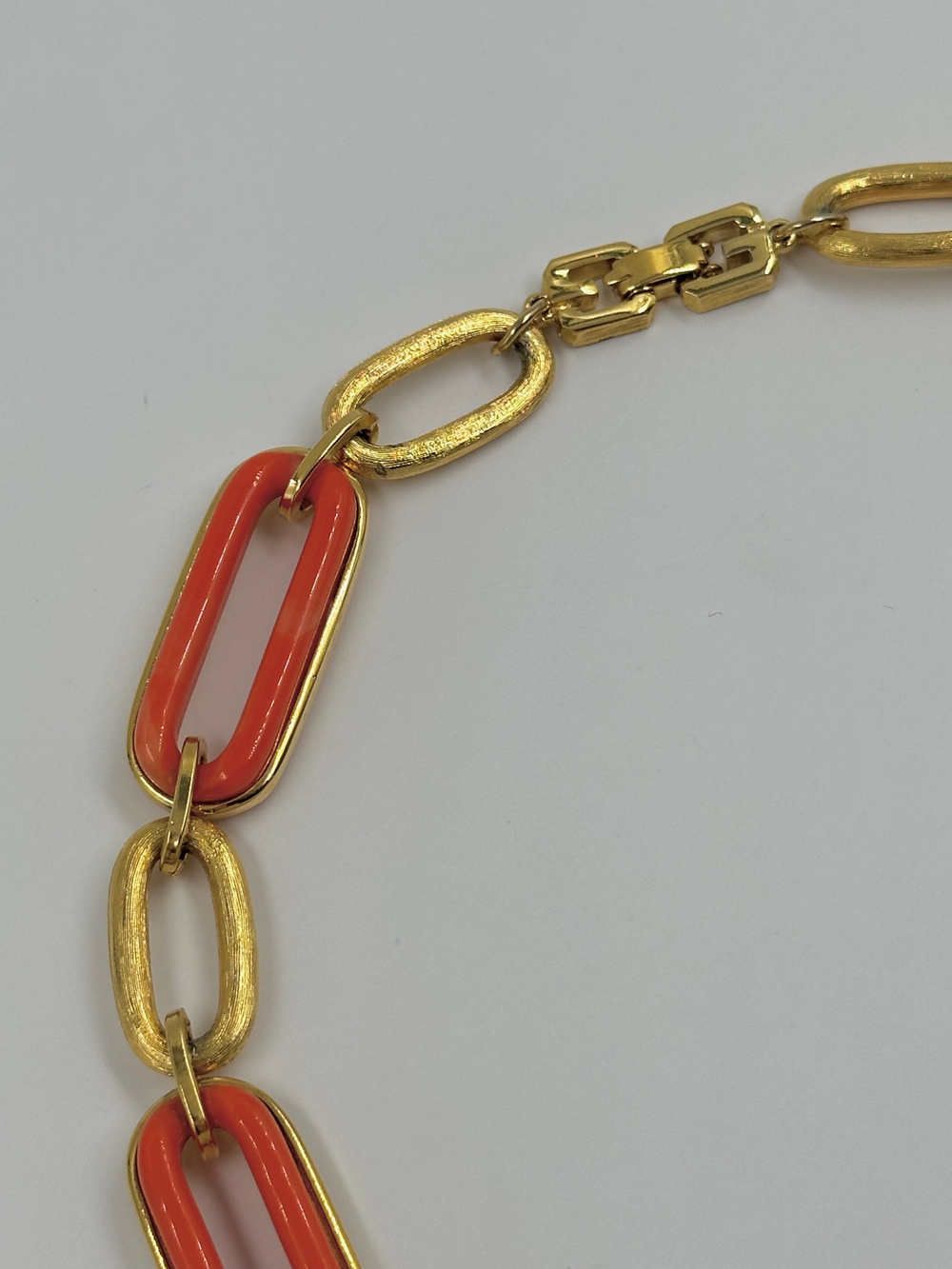 Колье с оранжевым пластиком Givenchy