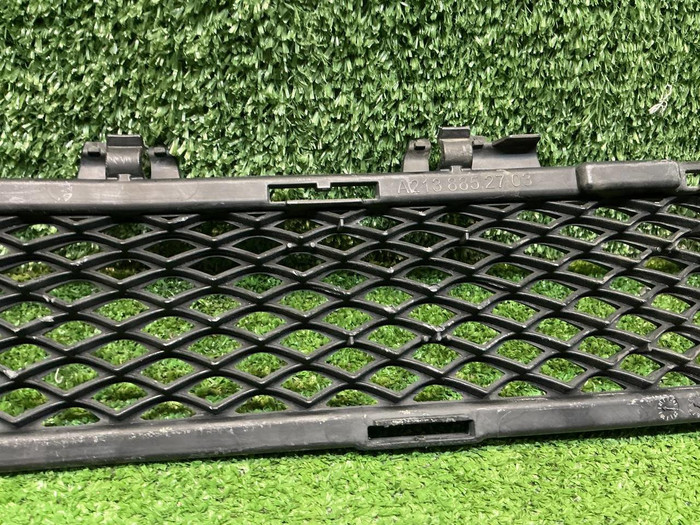 Решетка переднего бампера Mercedes E W213 (20-23)