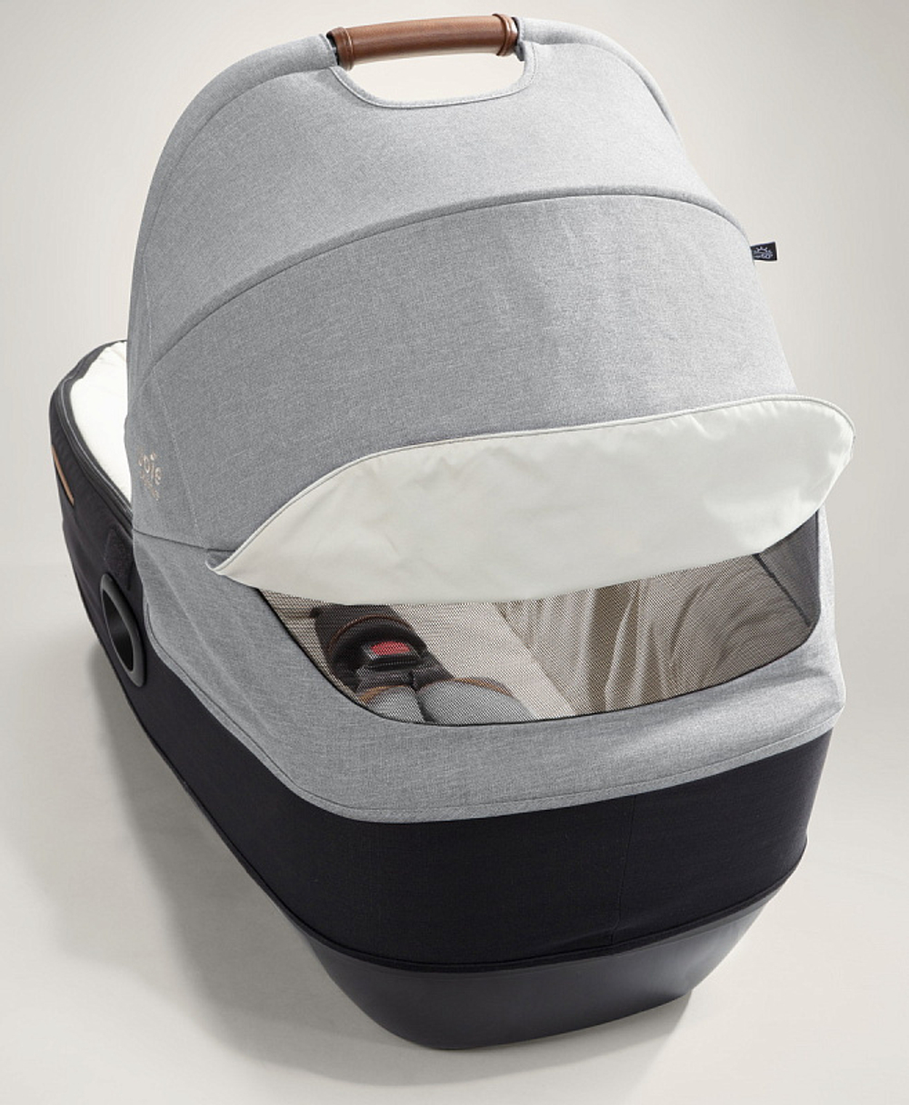 Автокресло Joie Calmi с Базой Joie I-Base Encore Carbon