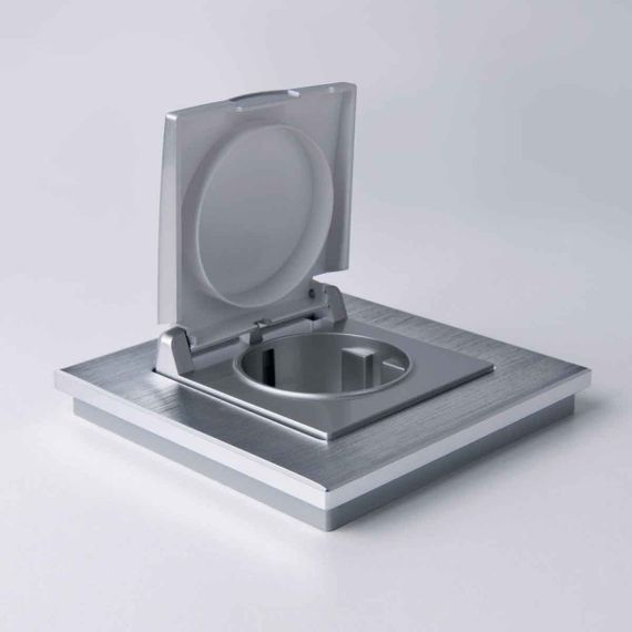 Розетка влагозащищенная Werkel с защит. крышкой и шторками (серебряный) W1171206 4690389156434