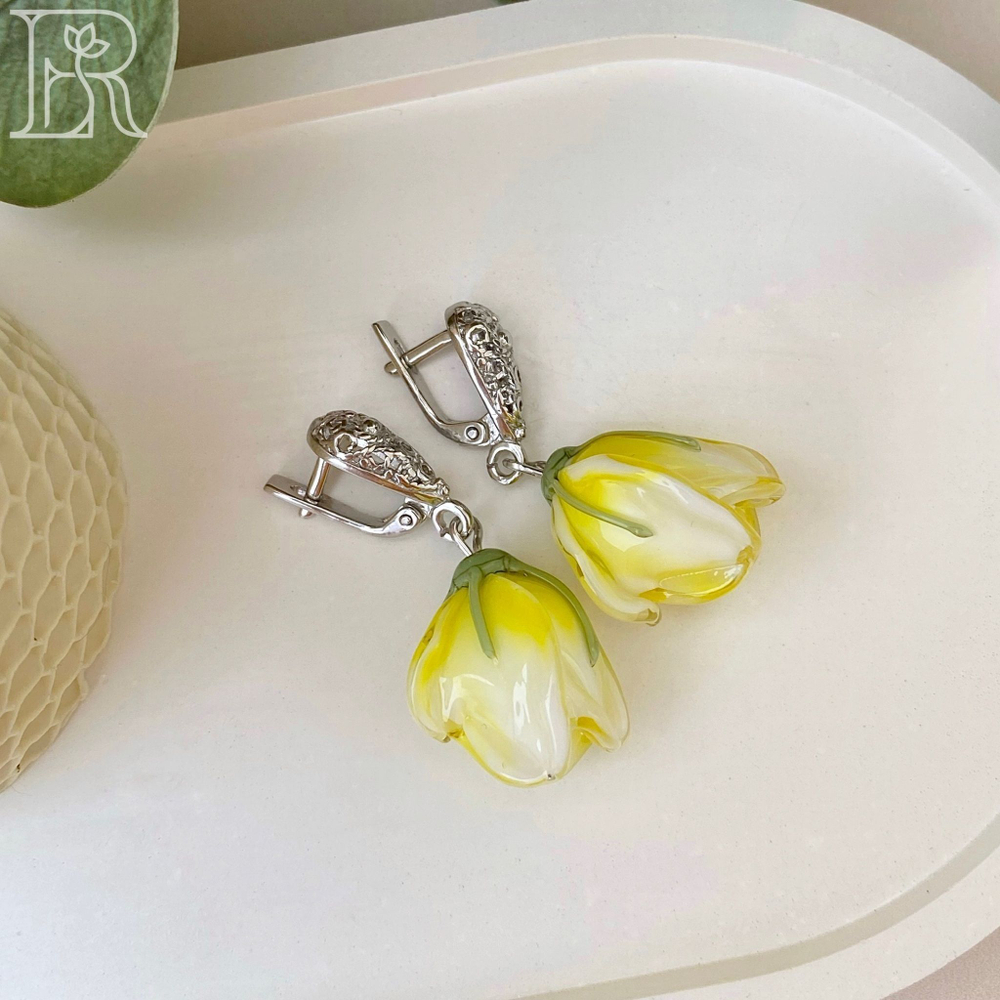 LEFIREL' Серьги серебряные женские "Лайми" с цветами из муранского стекла / ювелирные украшения из родированного серебра 925
