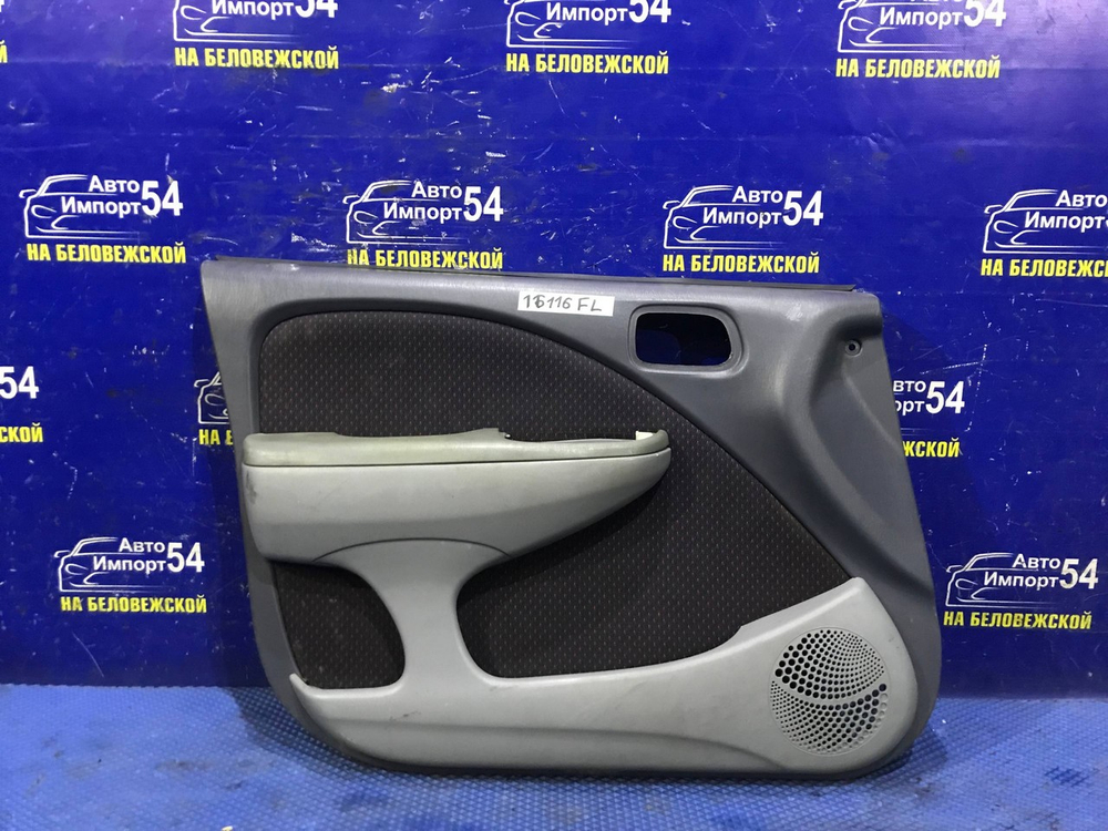 Обшивка двери TOYOTA RAUM 1997-2003