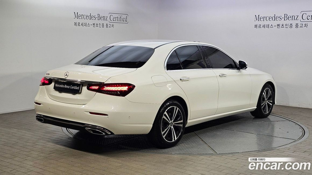 Mercedes-Benz E-Class W213 E250 Avangarde (12.2021)