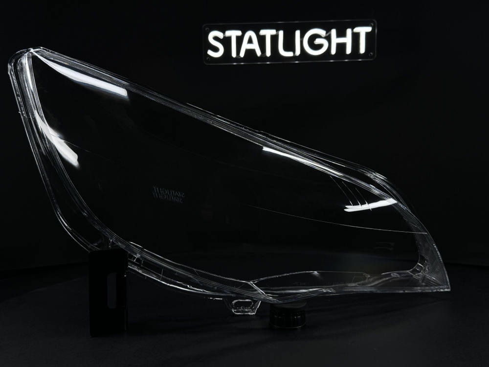 Правое стекло фары Opel Astra J 2009-2012