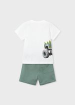 футболка с шортами