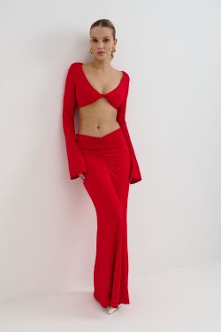 Лонгслив с рукавами клеш из вискозы красного цвета