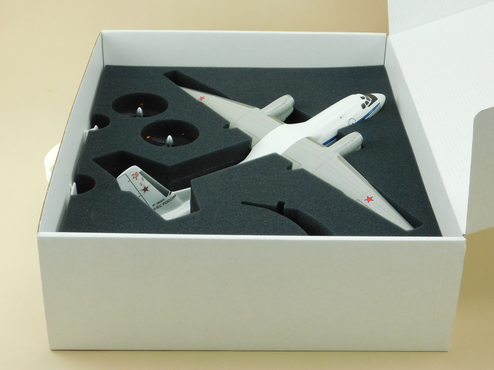 Модель самолета Ан-26 (М1:72, ВВС России, RF-36004,26) с шасси