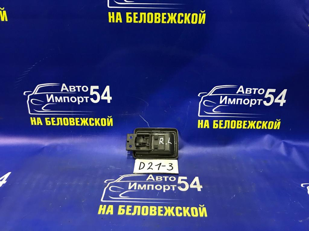 Ручка двери задней левой салонная NISSAN TERRANO 1991