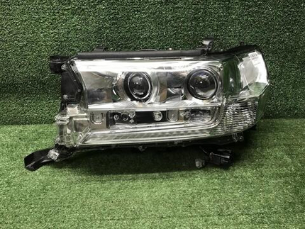 Фара левая Toyota Land Cruiser 200 (2015-2021) LED