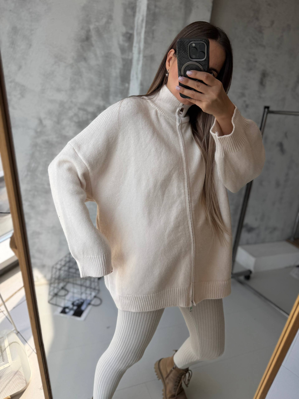 Свитер жен. 670 мол.