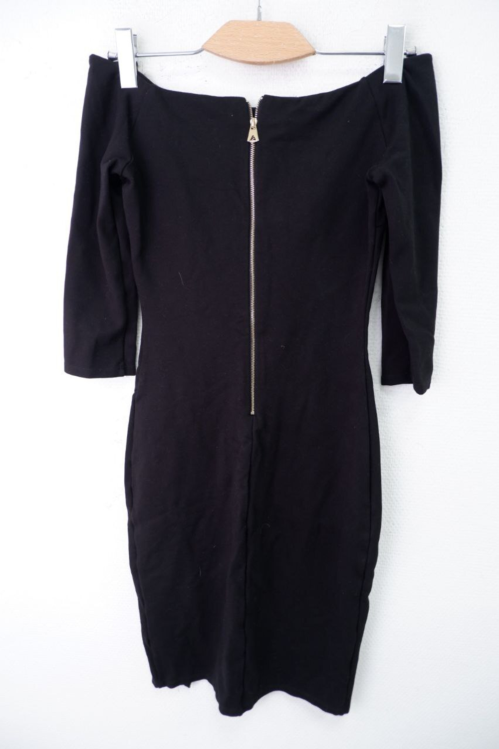 Платье Lime лаконичное 42 размер