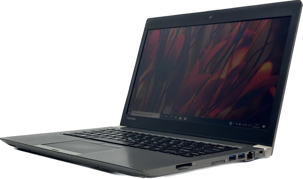 13.3" Уценённый ноутбук Toshiba Portege Z30 (1366x768, Intel Core i5-4210U, RAM 4ГБ, SSD 256ГБ, Intel HD Graphics 4400, Win 10Pro)