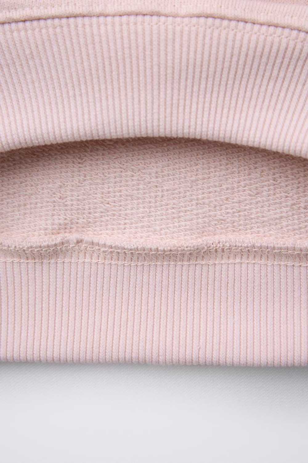 ZARA ТОЛСТОВКА С КОНТРАСТНЫМ ЦВЕТКОМ ИЗ ОРГАНЗЫ, ПАСТЕЛЬНО-РОЗОВЫЙ