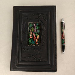 Ежедневник А5 "Люпины" (обложка из натуральной кожи) и ручкой с росписью Палех в футляре