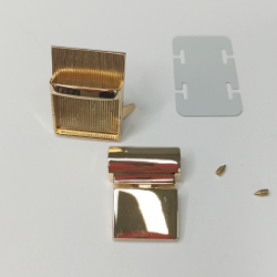 Замок-защелка на винтах 30*40 Золото