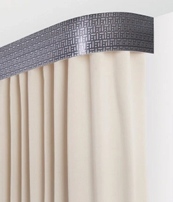 Пластиковый карниз с тиснением Legrand 3-х рядный Твил 2400 мм