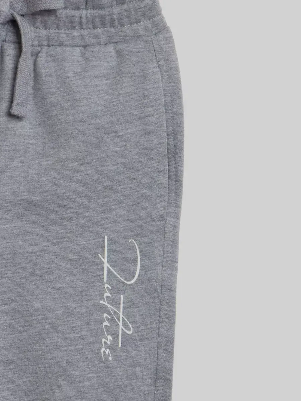 Спортивный костюм для мальчика в школу