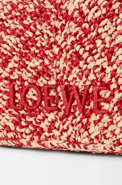 Loewe Мини-сумка Cala из телячьей кожи и рафии, красный
