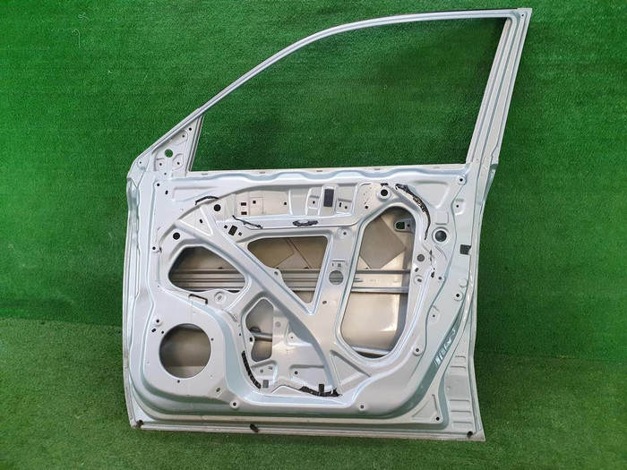 Дверь передняя правая Suzuki Vitara 2 (2014-н.в.)