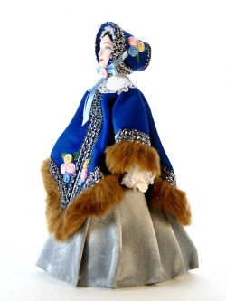 Кукла коллекционная Дама в бархатном салопе 19 века
