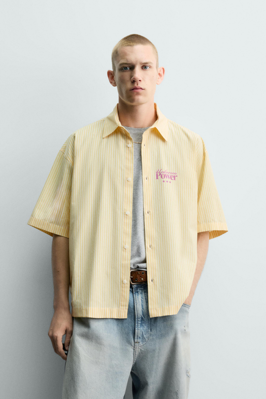 ZARА РУБАШКА BOXY FIT С ТЕКСТОВЫМ ПРИНТОМ, ЖЕЛТЫЙ