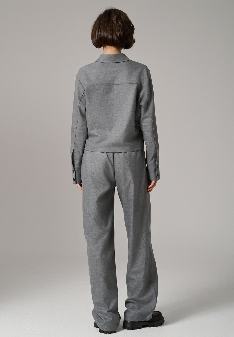 Рубашка-жакет укороченная серая