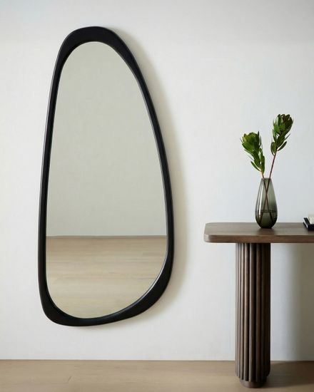 Зеркало в ассиметричной раме “Рино”