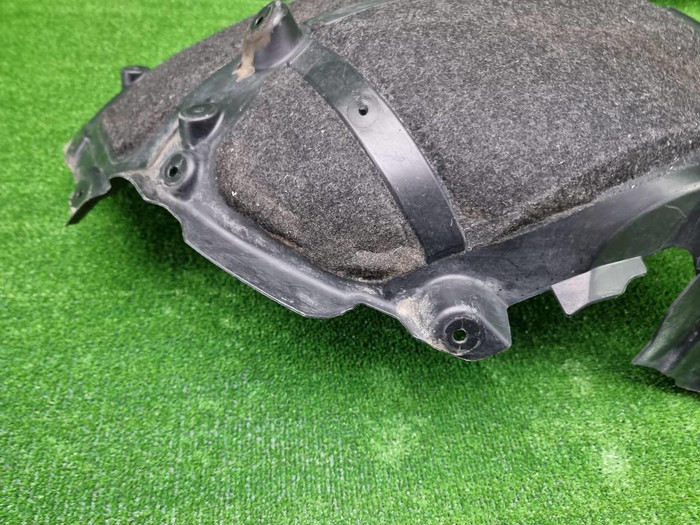 Подкрылок передний левый BMW 7er G70 (2022-н.в.)