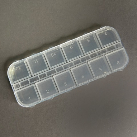 1867 Бокс для страз и дизайна 12 ячеек