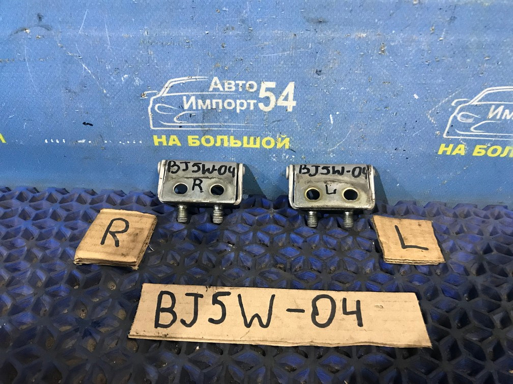 Петля багажника MAZDA FAMILIA 1999