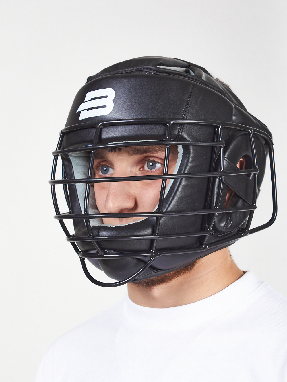 Шлем с металлической решеткой BoyBo Flexy BP2005