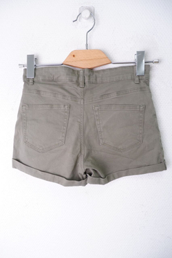 Шорты H&M лаконичные на 12-13 лет