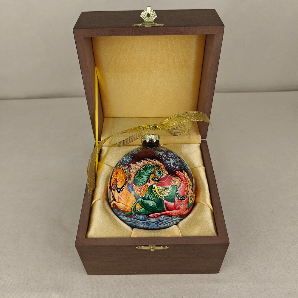 Шар новогодний с круговой росписью Палех "Тройка. Москва" в футляре