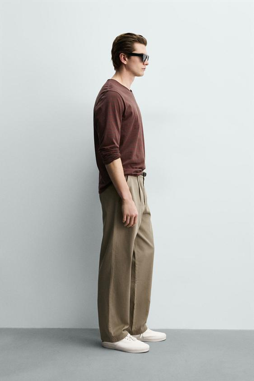 ZARA БРЮКИ ЧИНОС RELAXED FIT СО СКЛАДКАМИ, БЕЖЕВЫЙ