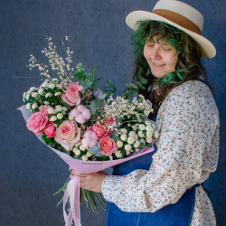 150. Нежный букет с пионовидной розой и хлопком