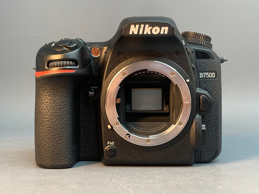 Nikon D7500 18900 кадров
