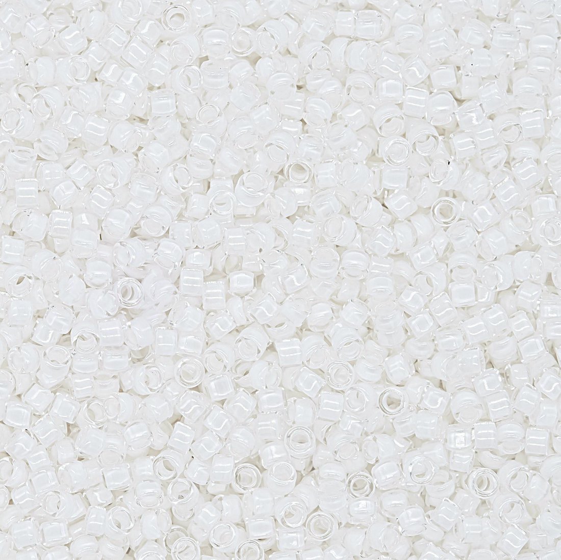 Японский бисер TOHO Treasure (№981), окрашенный изнутри прозрачный
