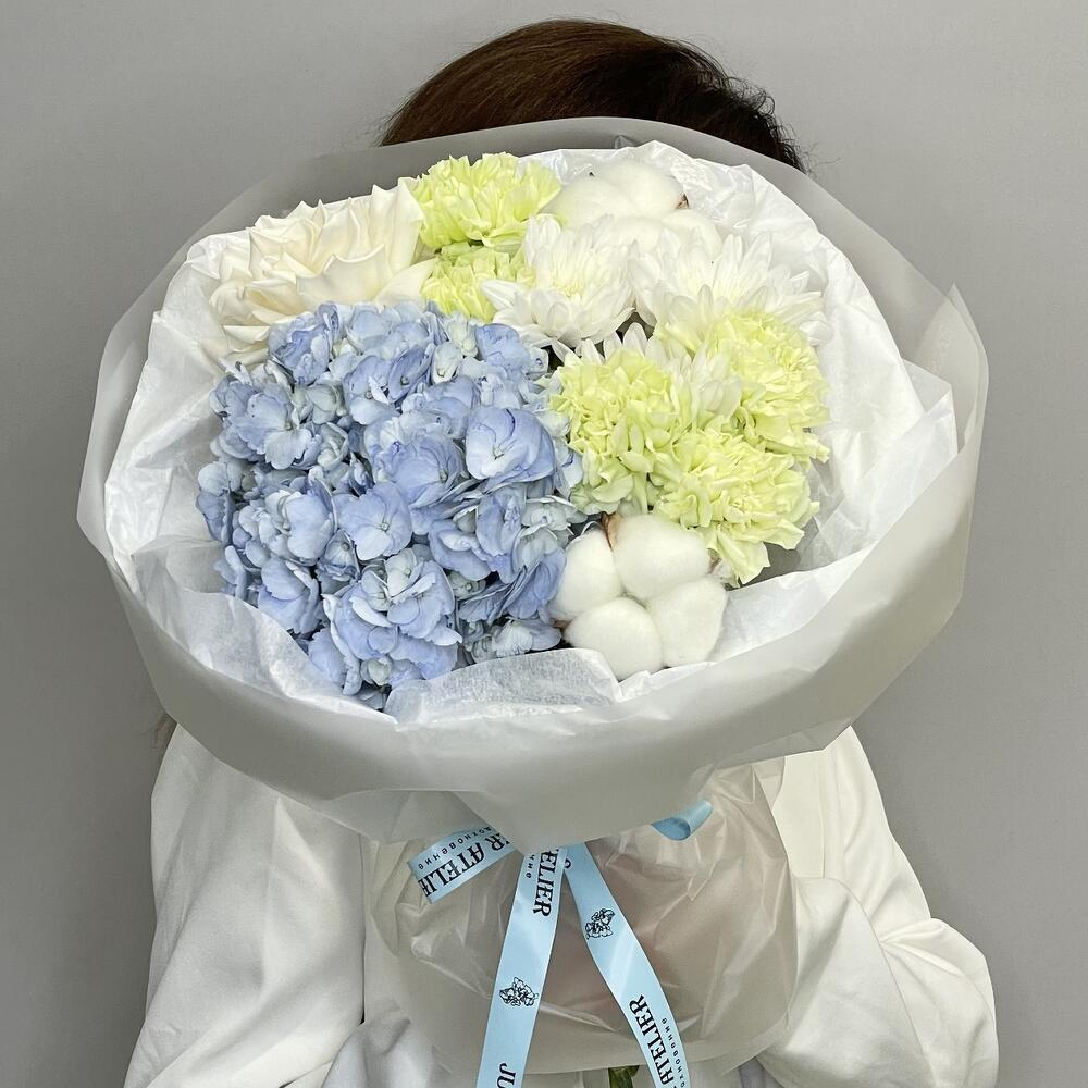 «Мохито» букет из гортензии и диантусов