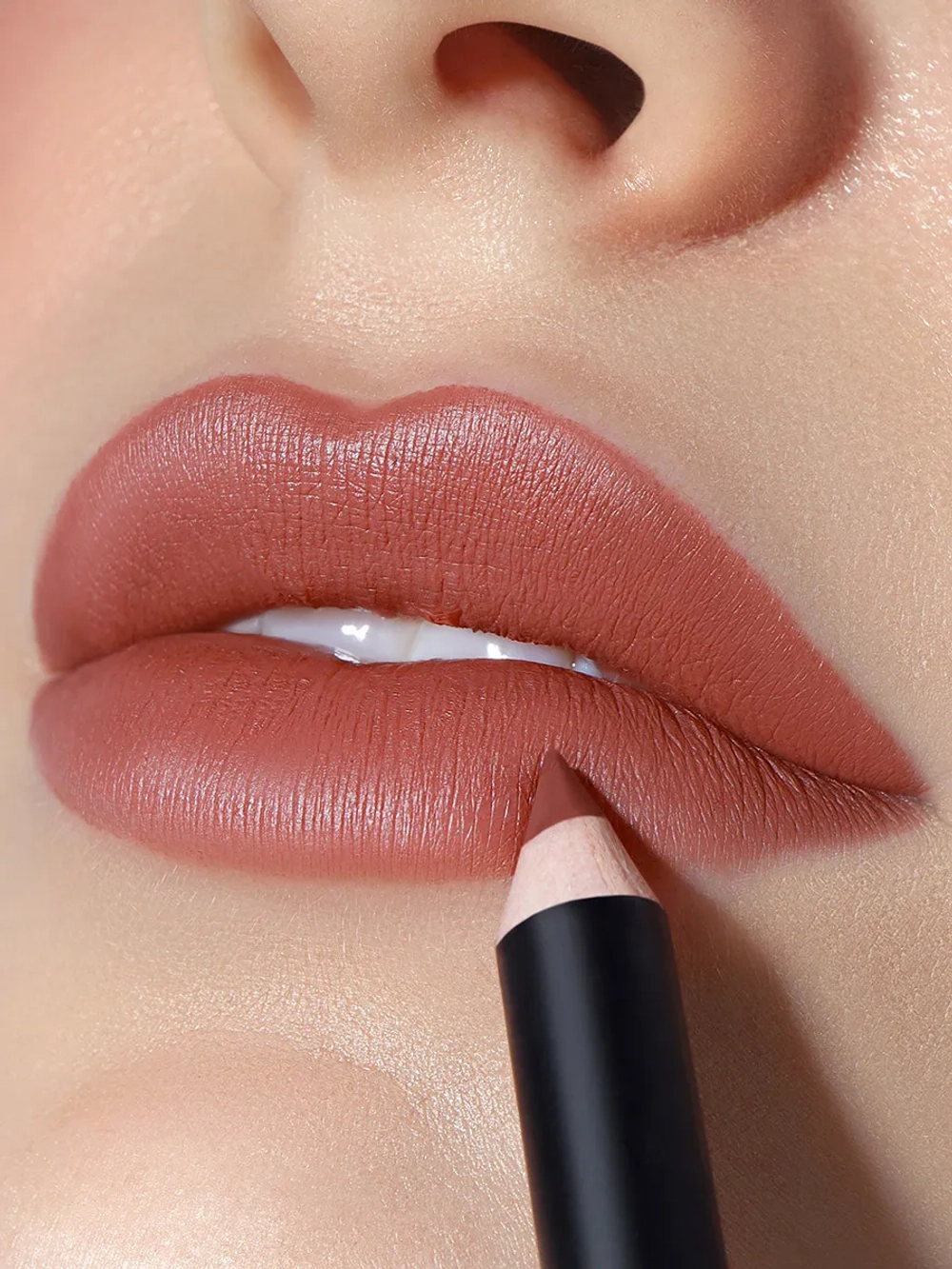 Карандаш для губ LuxVisage Soft Matte lip liner