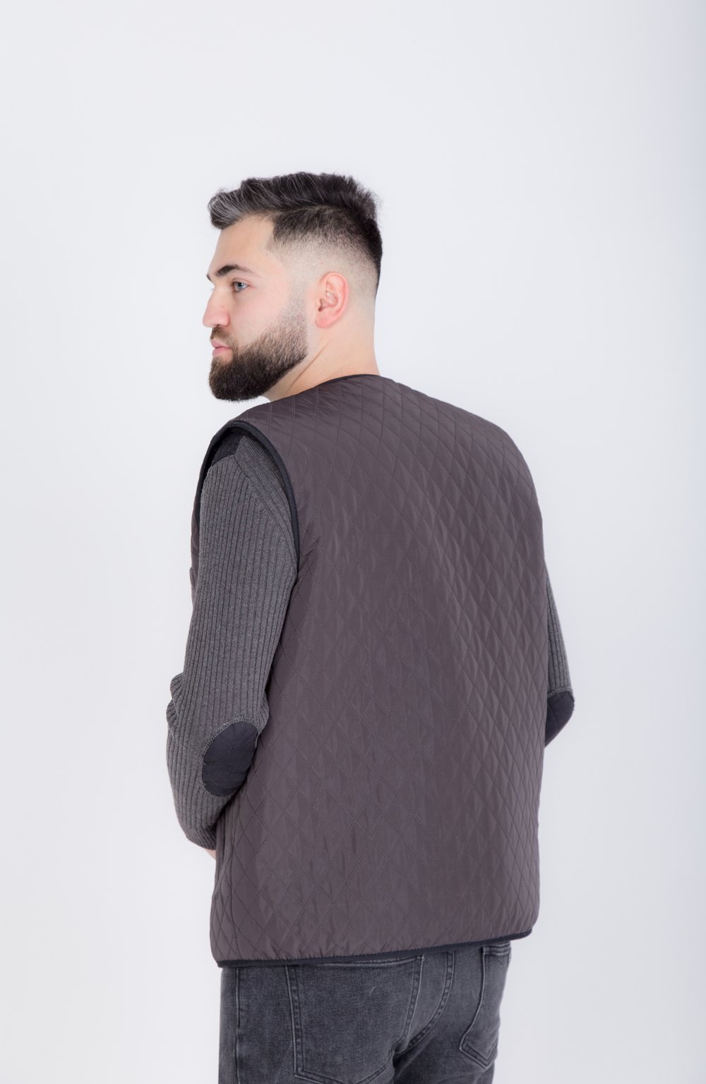 Утепленный мужской жилет из овчины