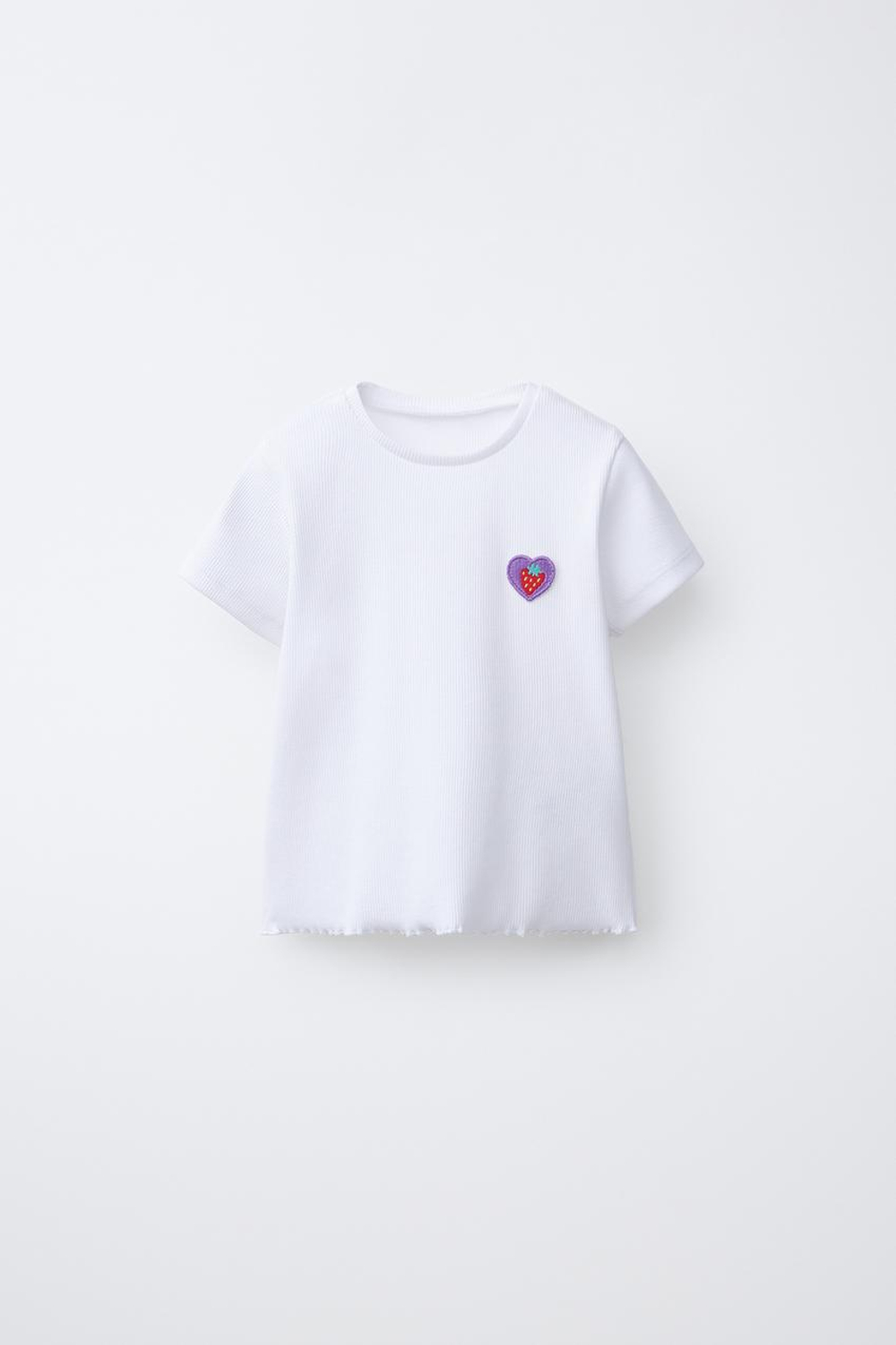 ZARA ФУТБОЛКА В РУБЧИК С НАШИВКОЙ, БЕЛЫЙ