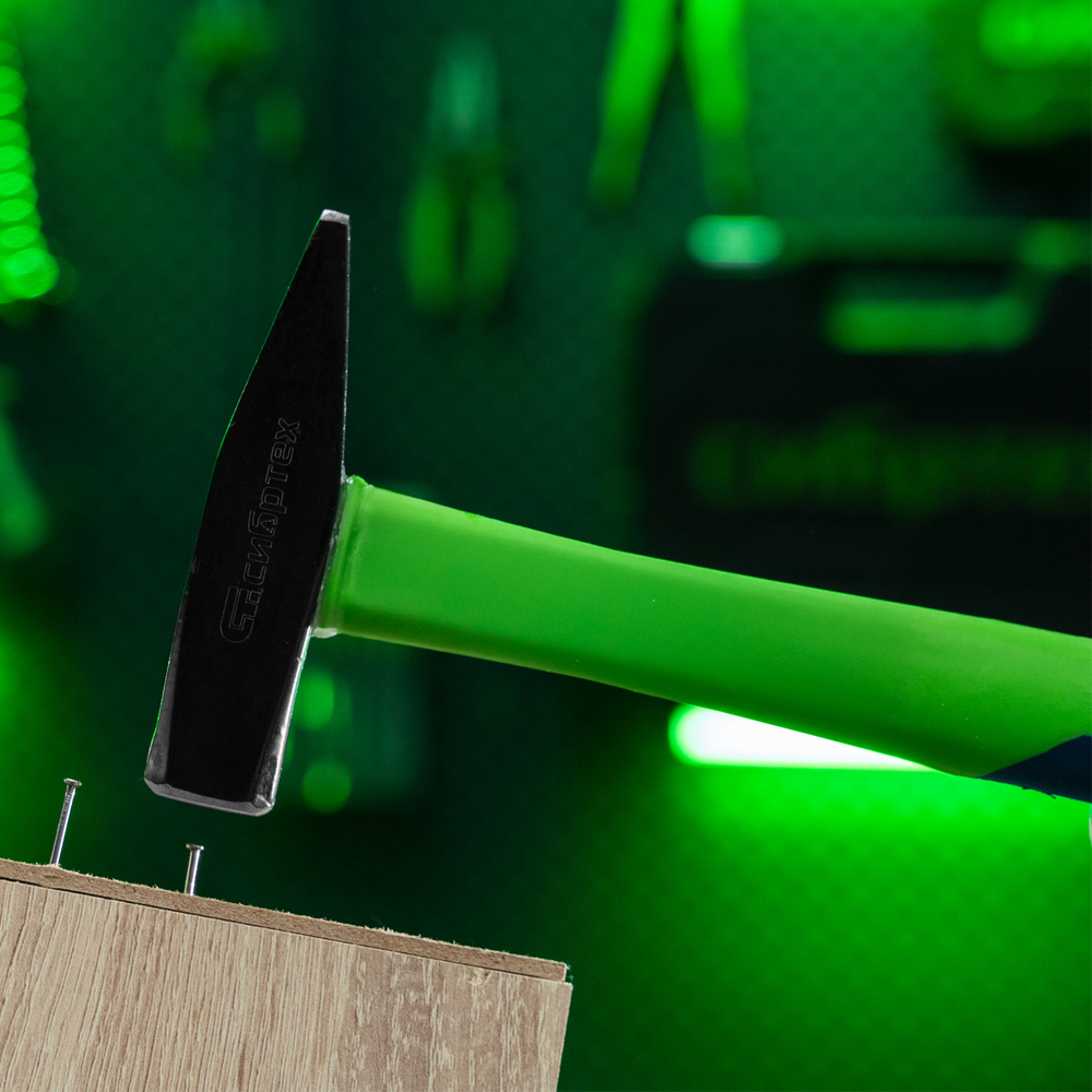 Молоток слесарный, 300 г, фибергласовая обрезиненная рукоятка Сибртех 10319